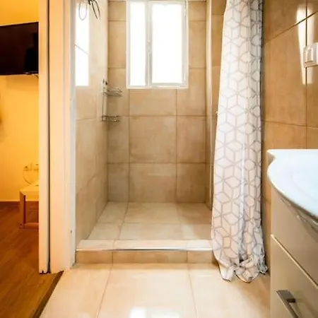 Apartment Acropolis Explorer By Wehost *